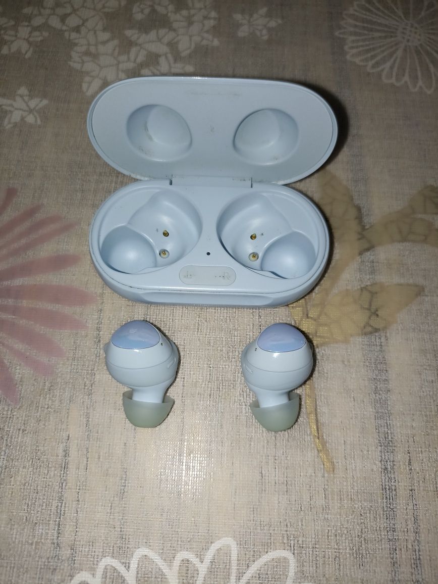 Galaxy buds+ без проводной наушник идеал.