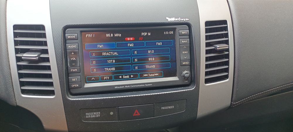 Vând Mitsubishi Outlander 4x4