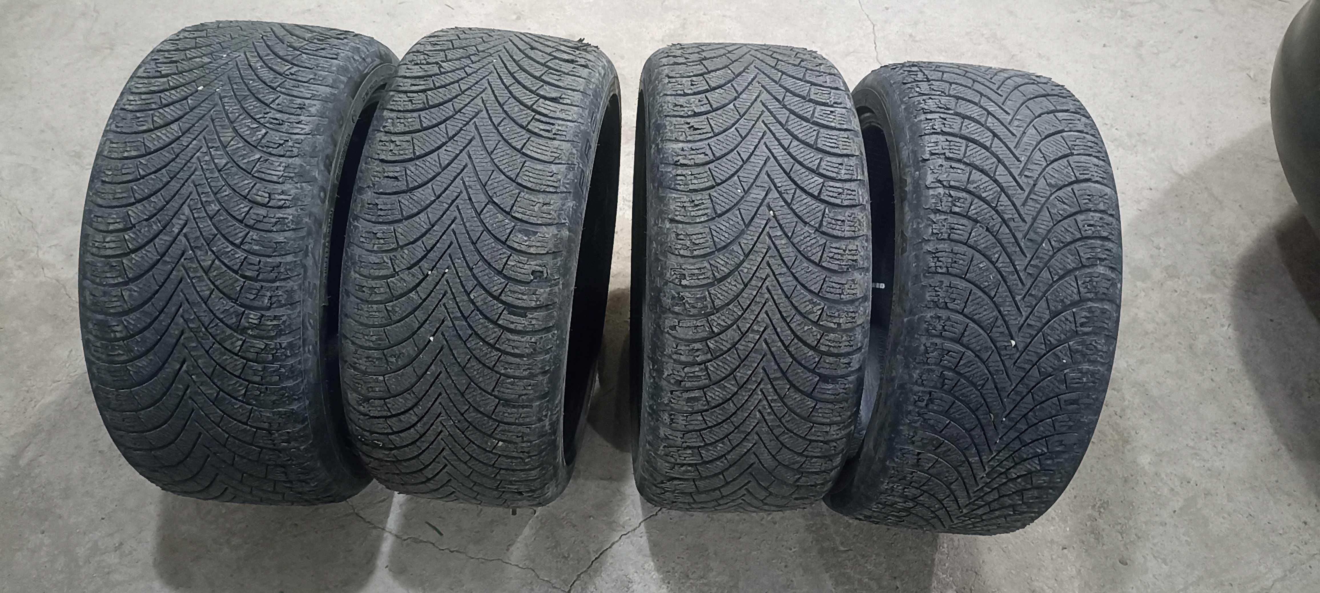 Maxxis 245/40/R18 зимни