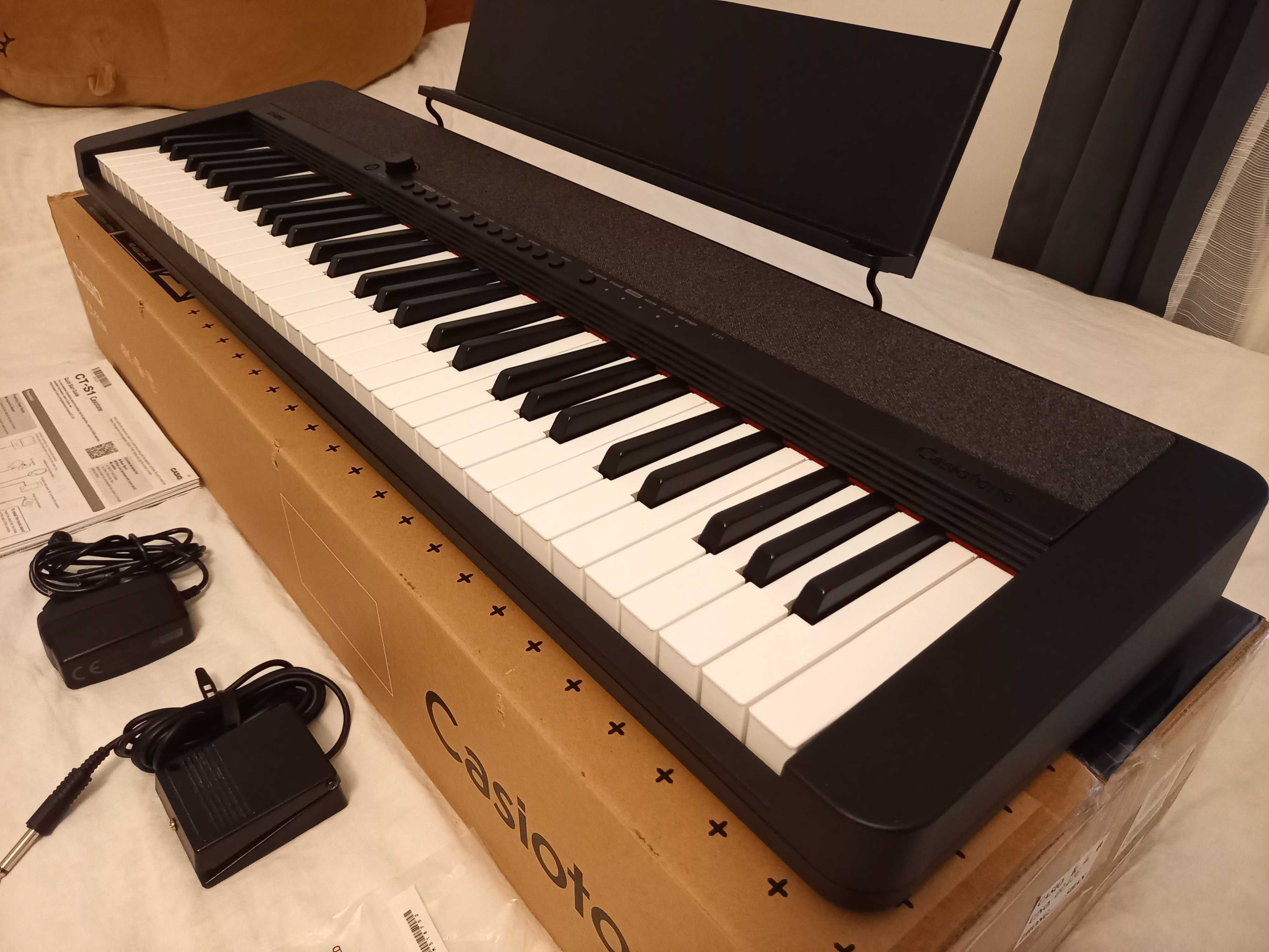 Pian digital Casiotone CT-S1 BK folosit de cateva ori - ca nou