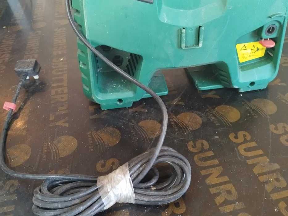 Водоструйка BOSCH чисто нова без маркуч и пистолет