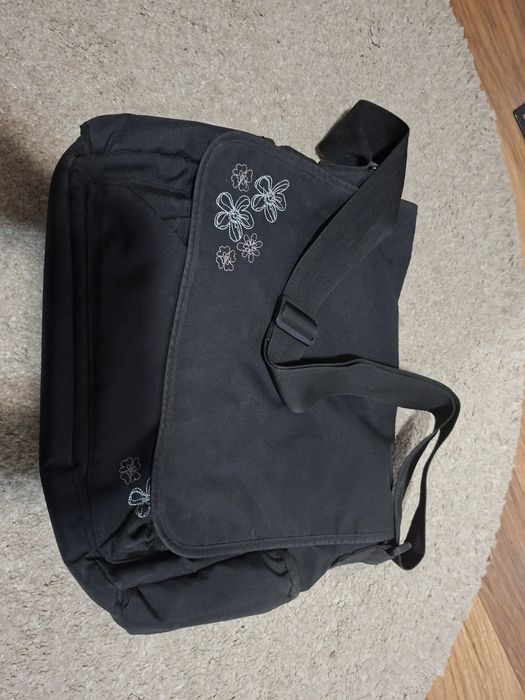 Geanta ptr bebe,foarte incapaptoare