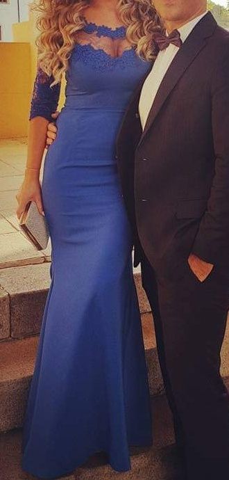 Vând rochie cu dantela