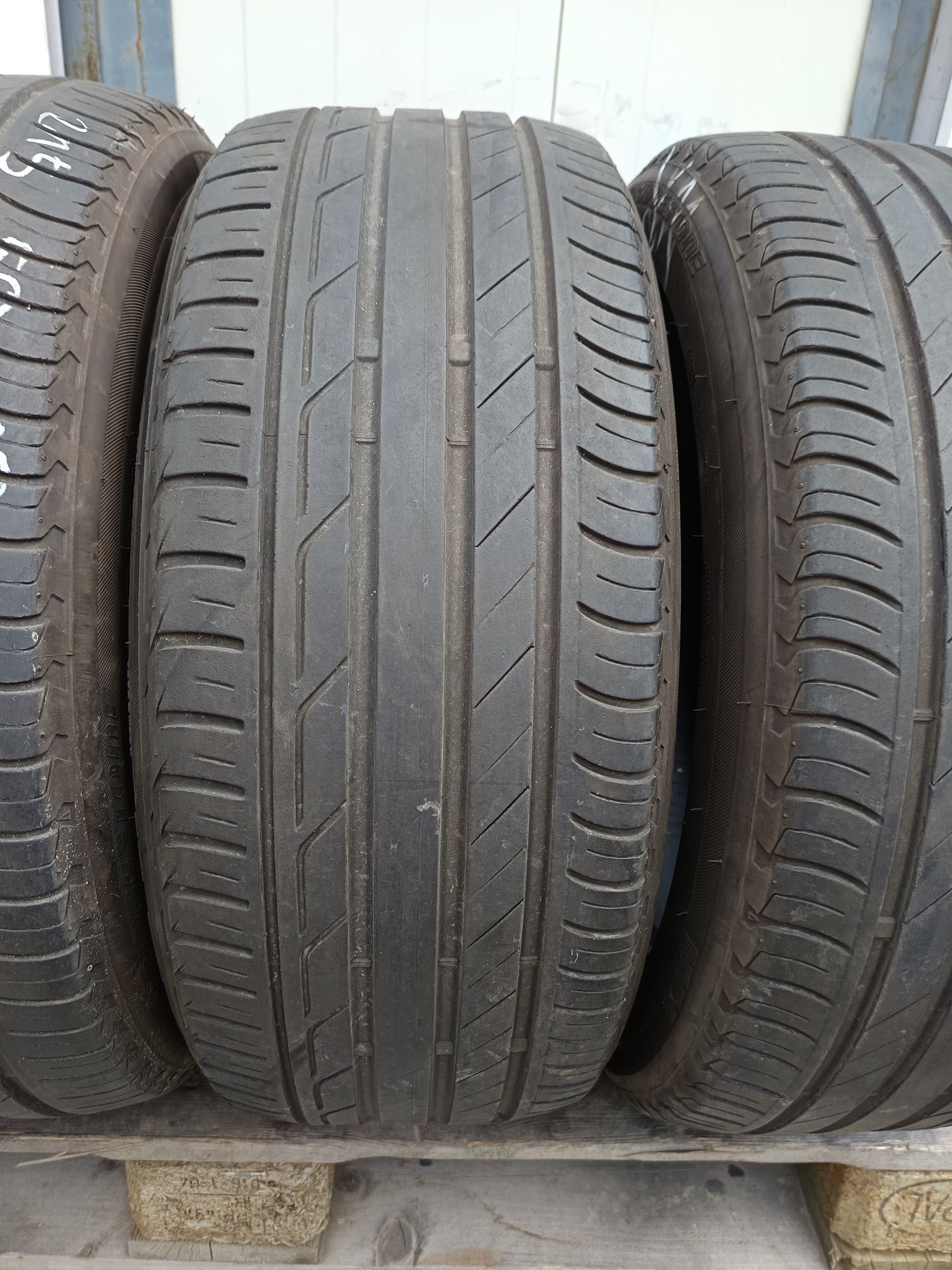215 50 R 18 BRIDGESTONE Дот 2619