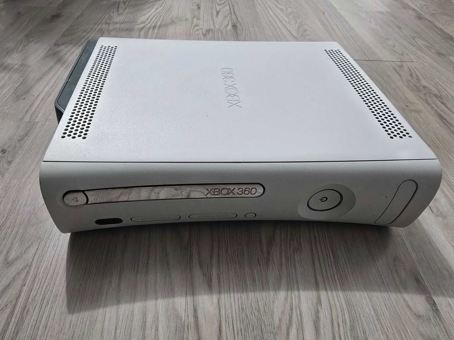 Vand Xbox360 cu 47 jocuri