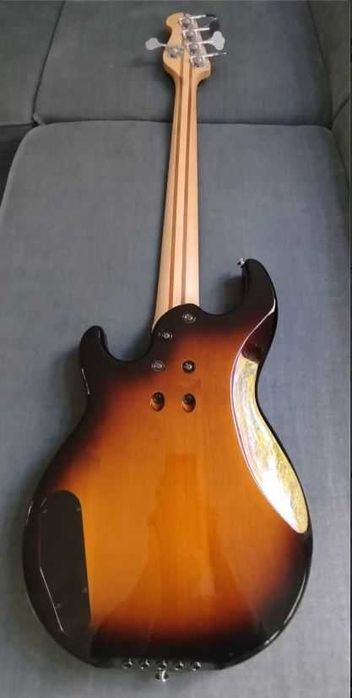 chitara bass Yamaha BB435