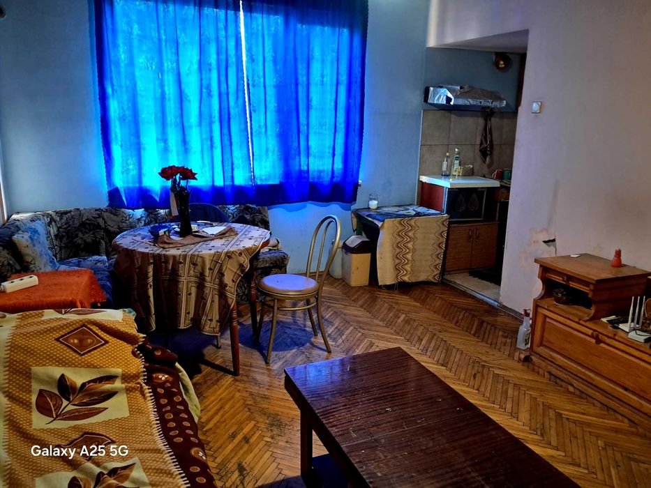 Продавм гарсониера в Димитровград