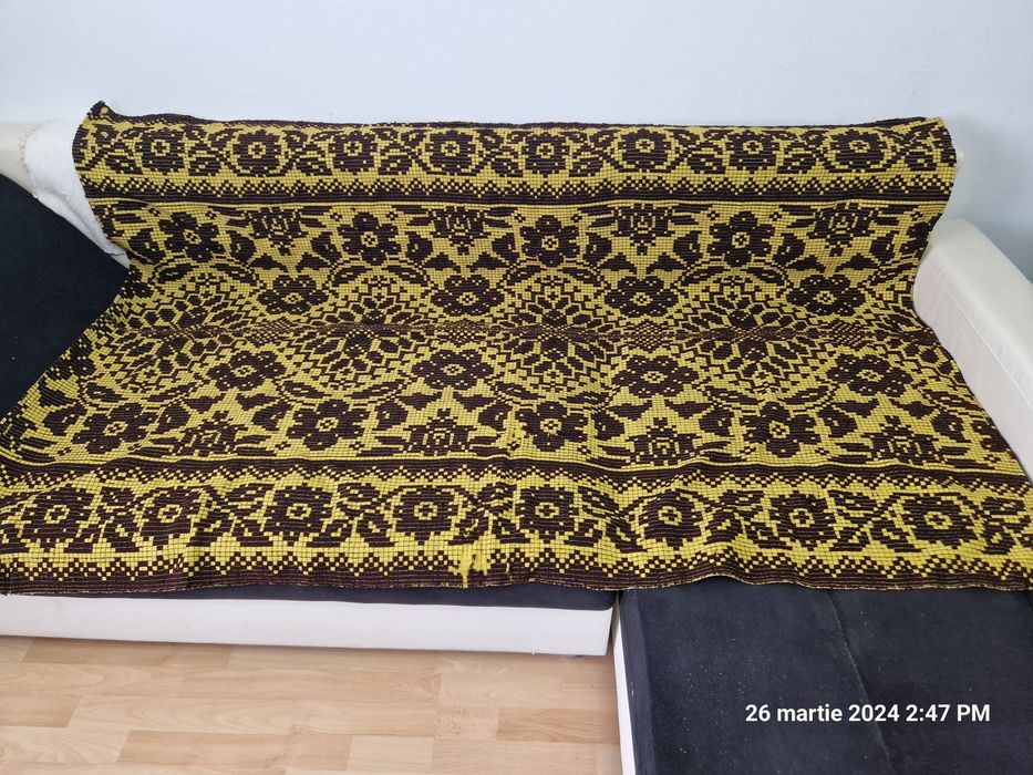 Presuri traditionale tesute la razboi, zona Transilvania