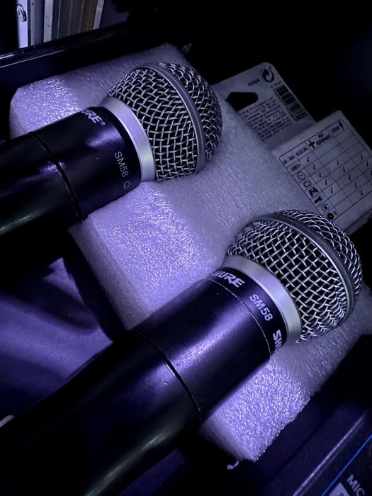 Microfon wireless profesional Shure UR4D + 2x SM58