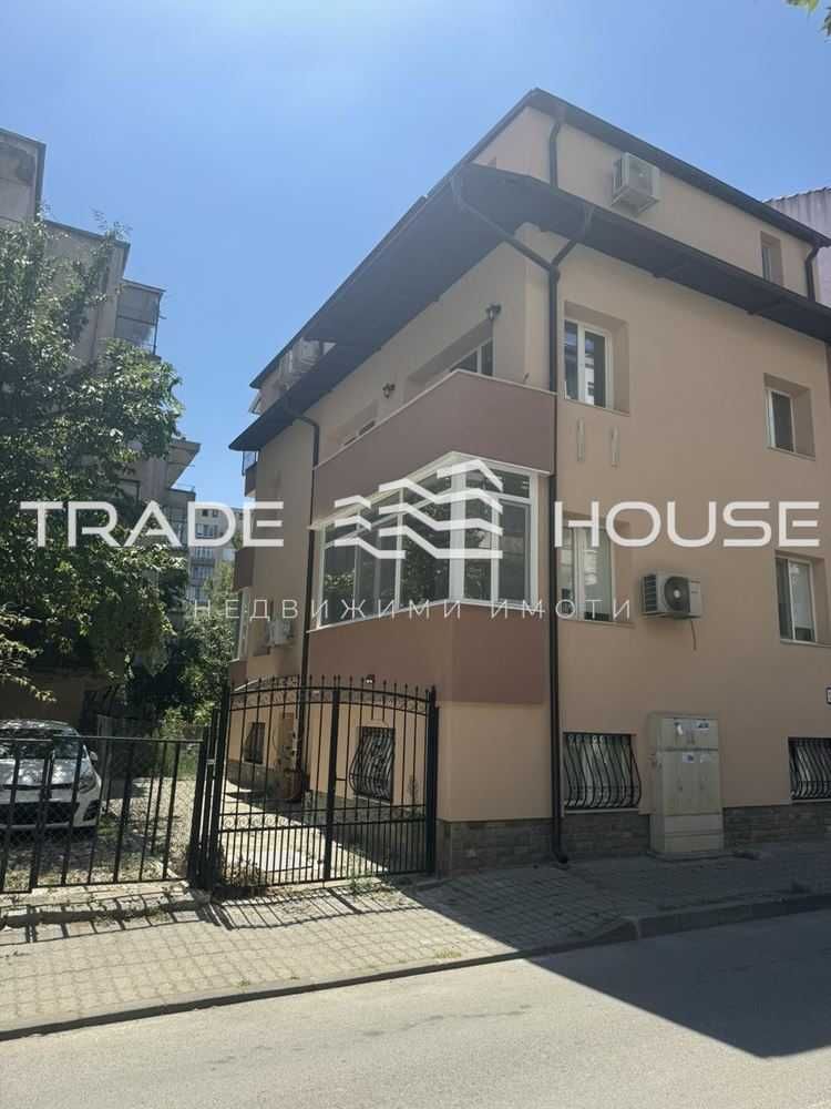 Продава се Етаж от къща в Пловдив, Център - 97 кв.м за 1887 €/кв.м - Снимка #12