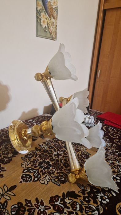 Vand lustra cu 5 becuri