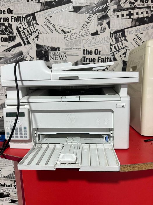 Продаю многофункциональный принтер HP LaserJet Pro MFP M130fn