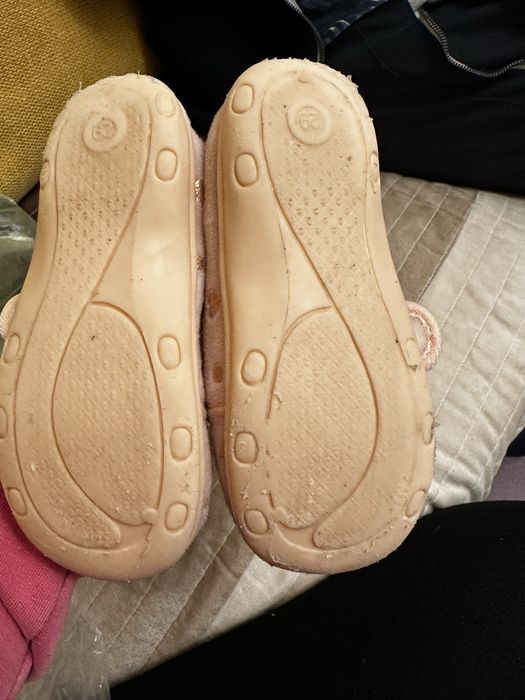 Детски пантофи 26 и 29 номер