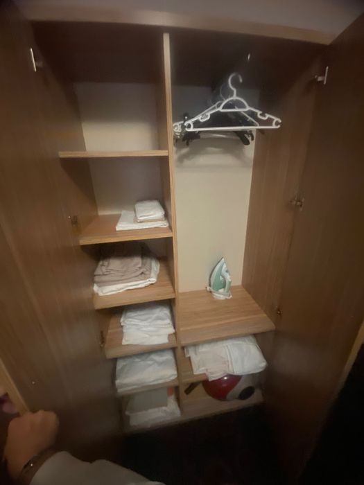 Маса, спален гарнитур в отлично състояние