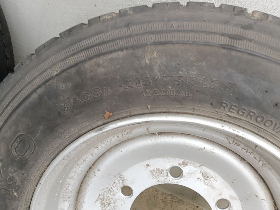 Vând 2 roti pe 17.5