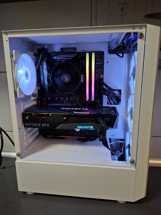 PC Ryzen 7 5700G cu RTX 3070