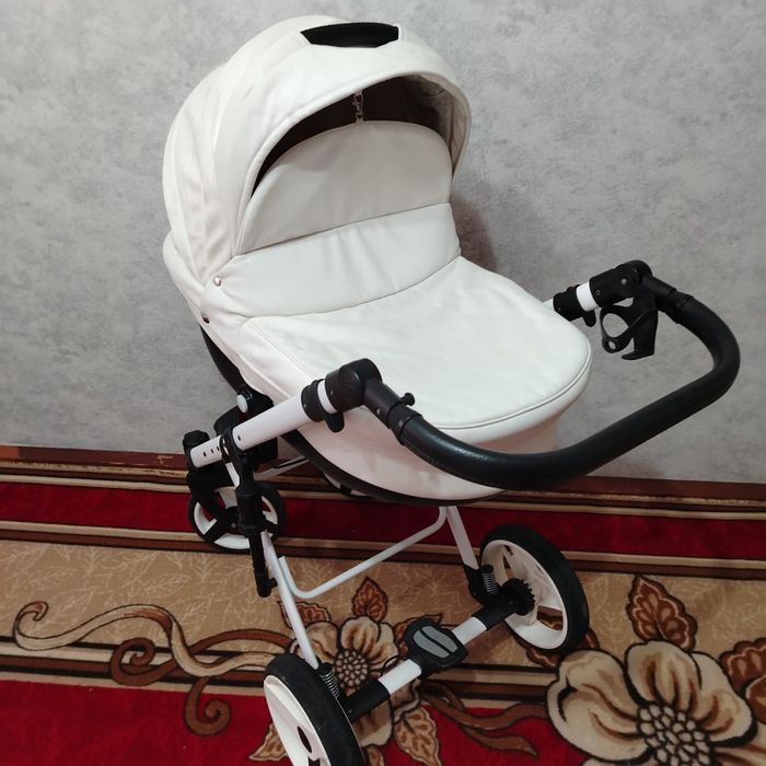 Продам коляску, с 2 модулями