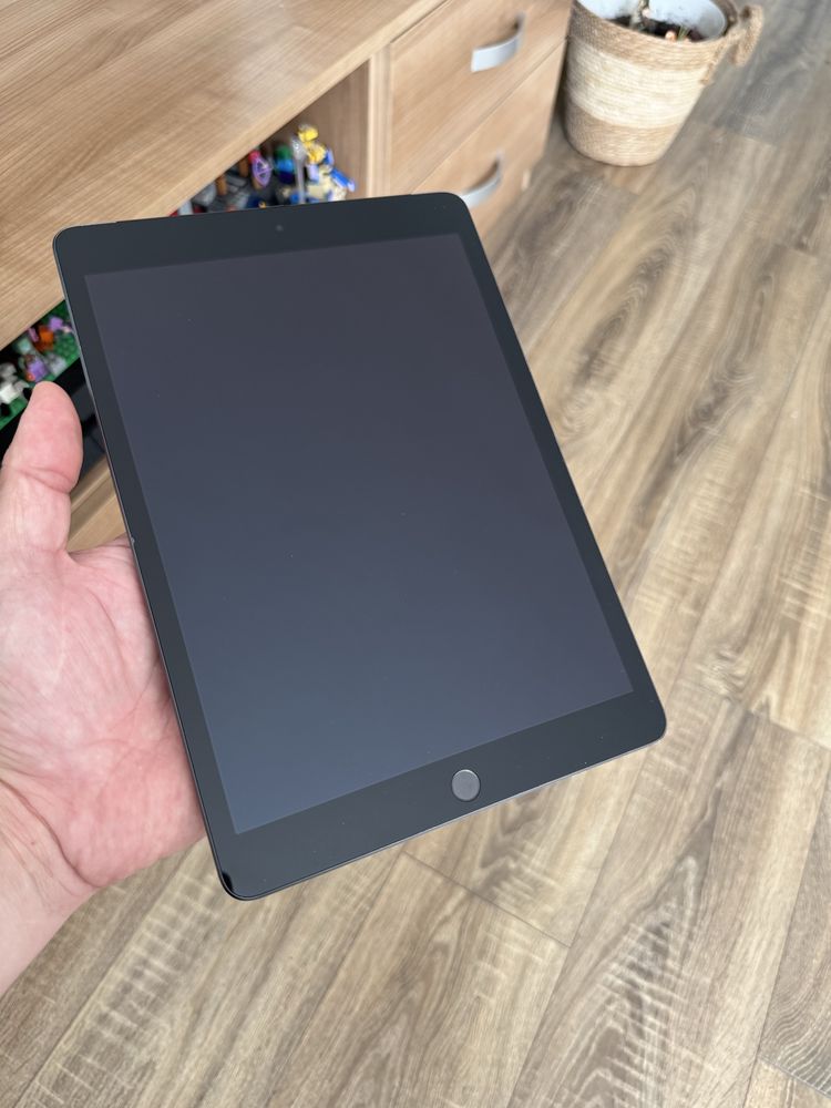 iPad 9th Gen, Wi-FI+Cellular, Grey, 64Gb, iOS 18, husa, frumoasa