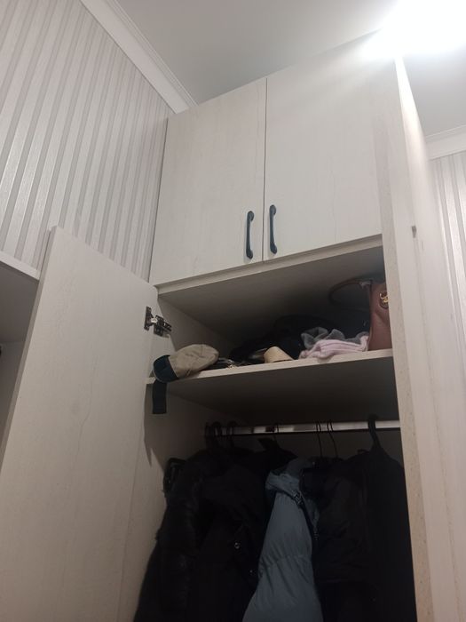 Продам шкаф в прихожую