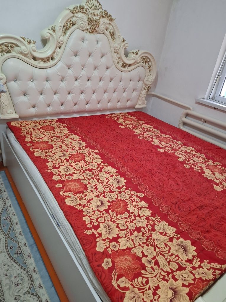 Продам спальный гарнитуры