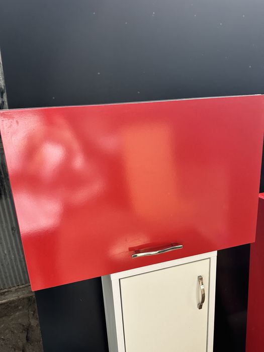 Шкафчета и рафтове