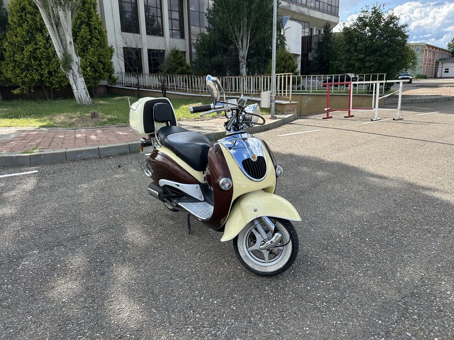 Scuter Razory Retro 2016 - “ model Vespa “ - 49 cmc - 3400 km
