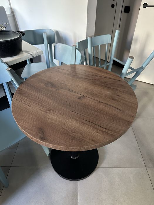 Продаются столы для кофейни