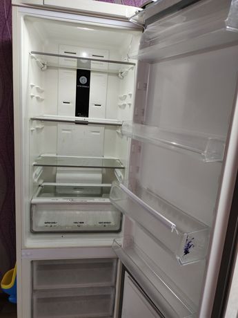 Продаётся холодильник Аристон