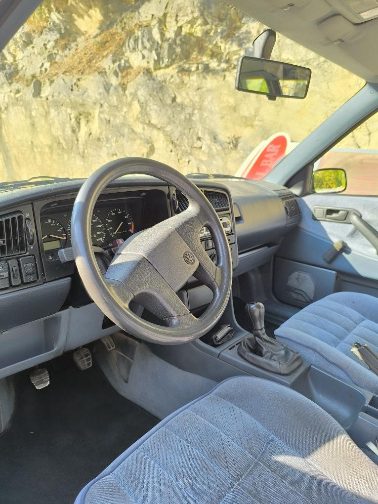 VW PASSAT B3 1.8 90 к.с  1993