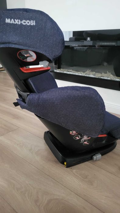 Scaun auto Maxi-Cosi Rodifix Air Protect Isofix 15-36kg