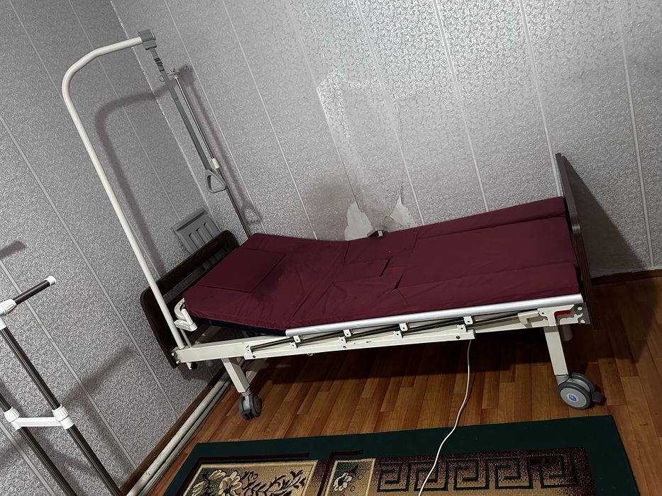 Медицинская кровать