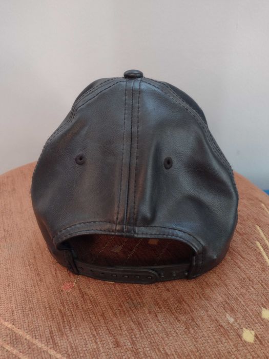 Оригинална, нова шапка на МБТ