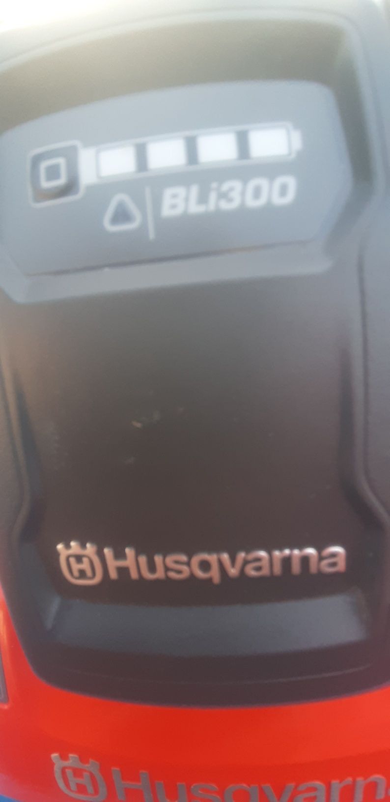 Bateri husqvarna si incarcator