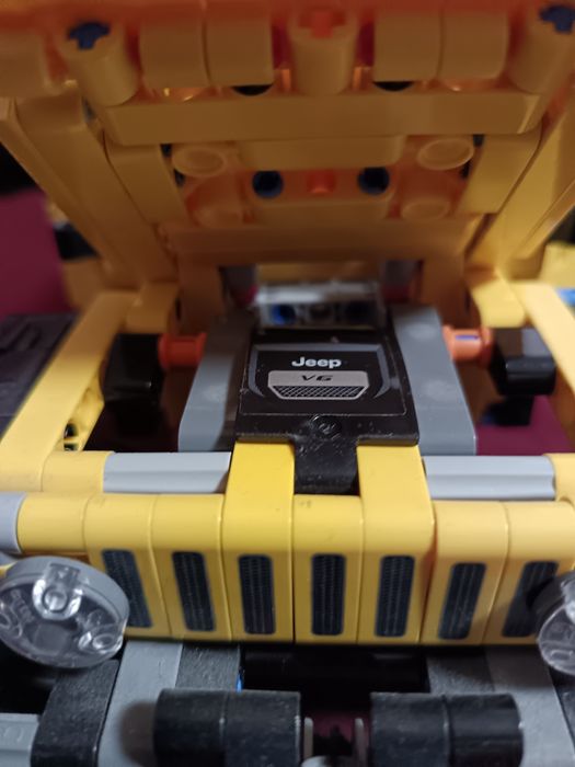Vând lego Jeep Wrangler Rubicon