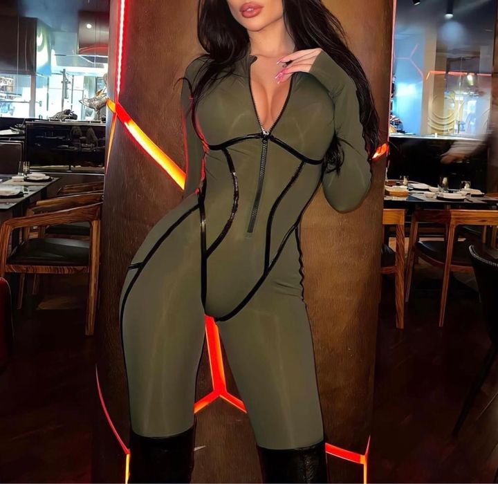 Salopete Elegante cu Croială Modelatoare – Fesieri Ridicați, Definire