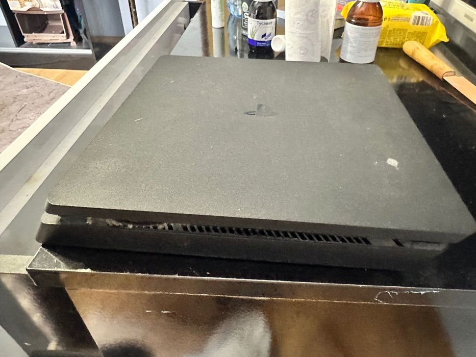Playstation 4 slim