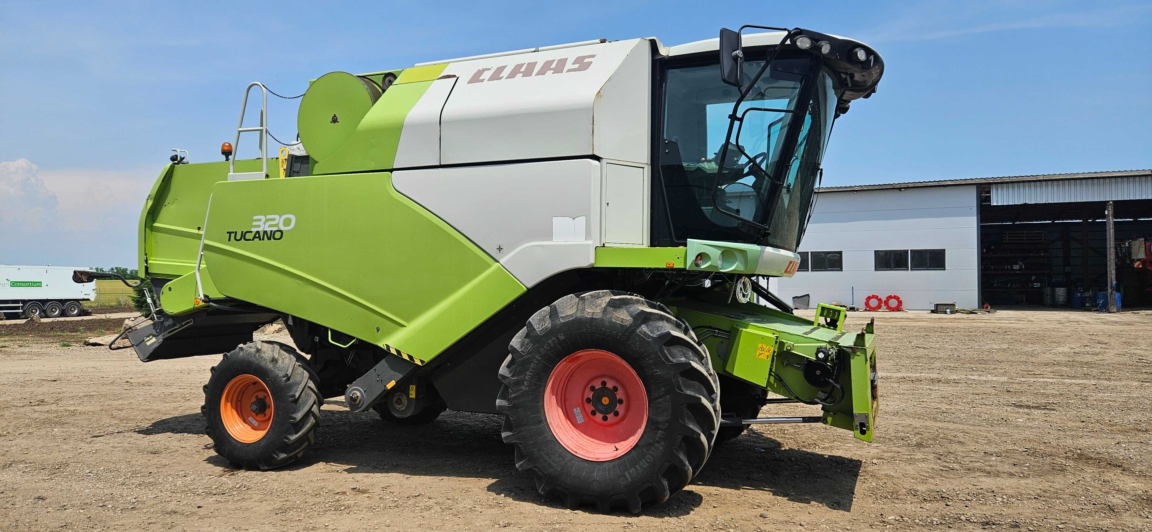 Combina Lexion Tucano 320