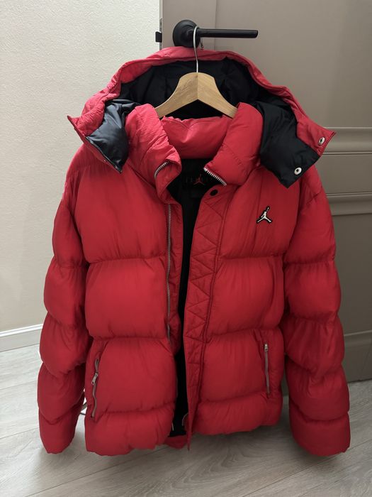 продам оригнальную куртку jordan