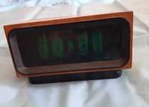 часы электронные, настольные, советские