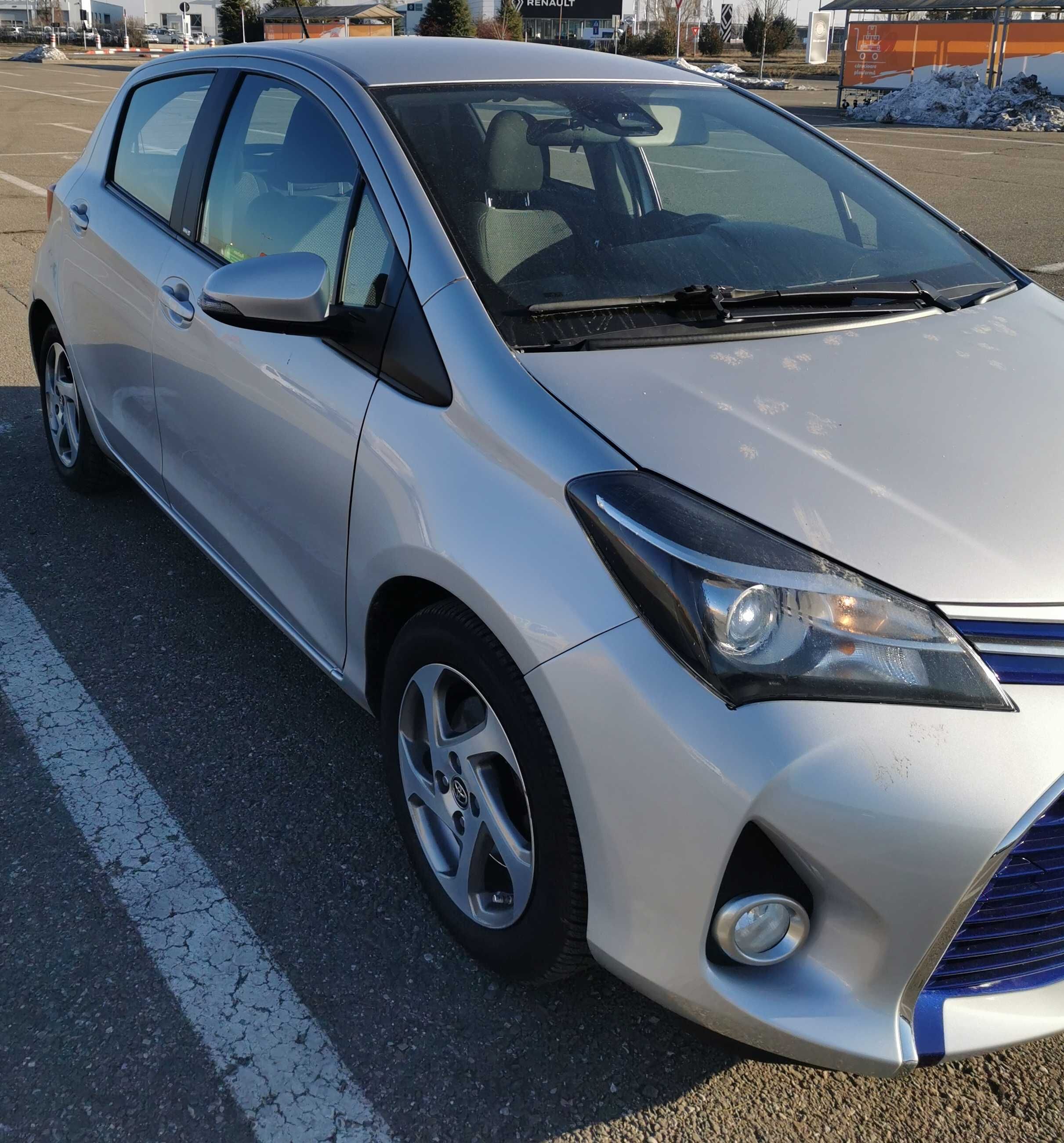 Toyota yaris hybrid 2017