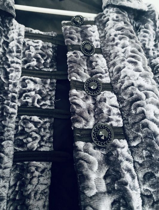 Haină damă-tip capă- nr. 40, model special tip blăniță.