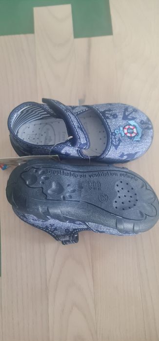 Нови пантофи Renbut 23