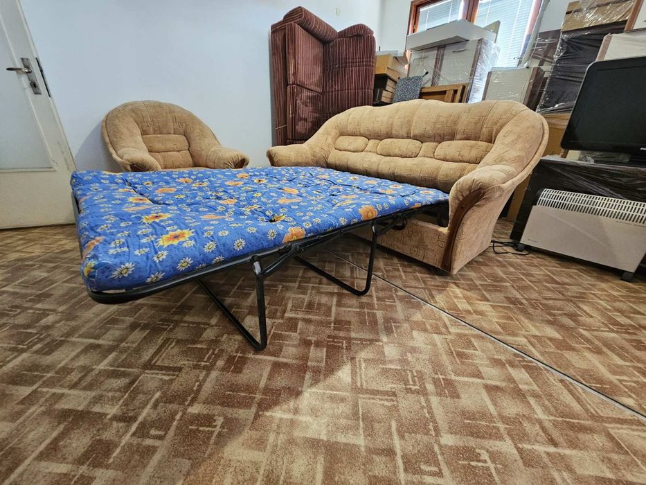 Холова гарнитура с разтегателен диван