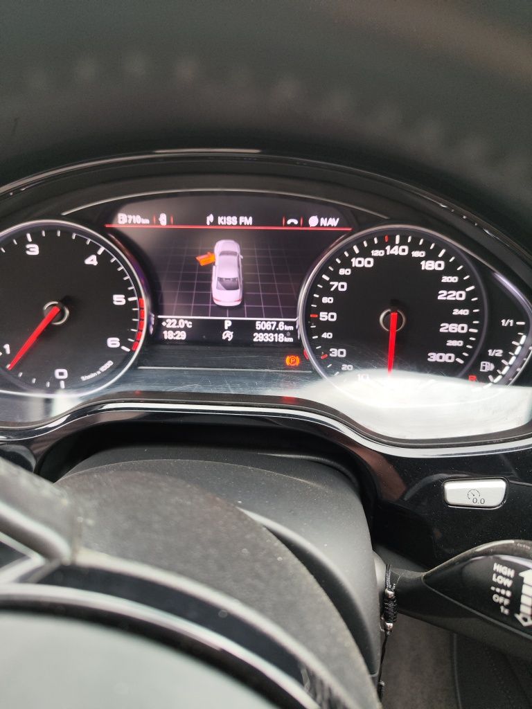 Vând Audi A8  2011