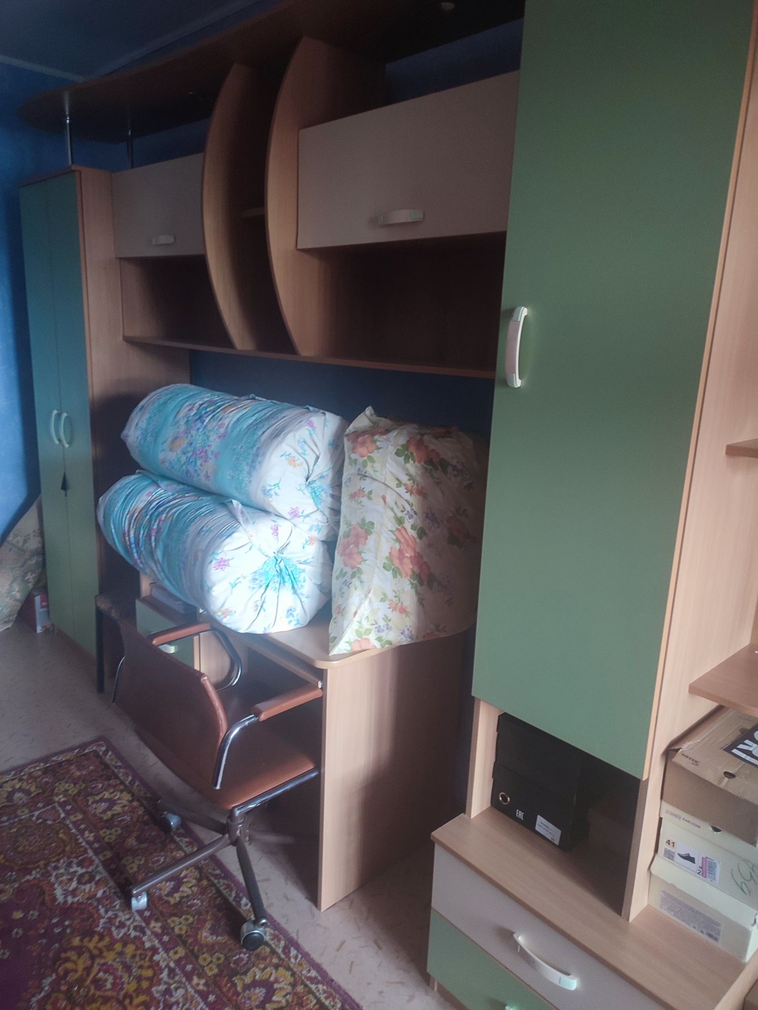 Продам детскую мебель стенка