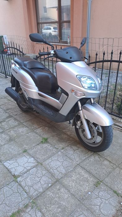 Продавам скутер ямаха