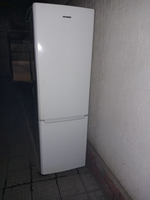 Продам холодильник