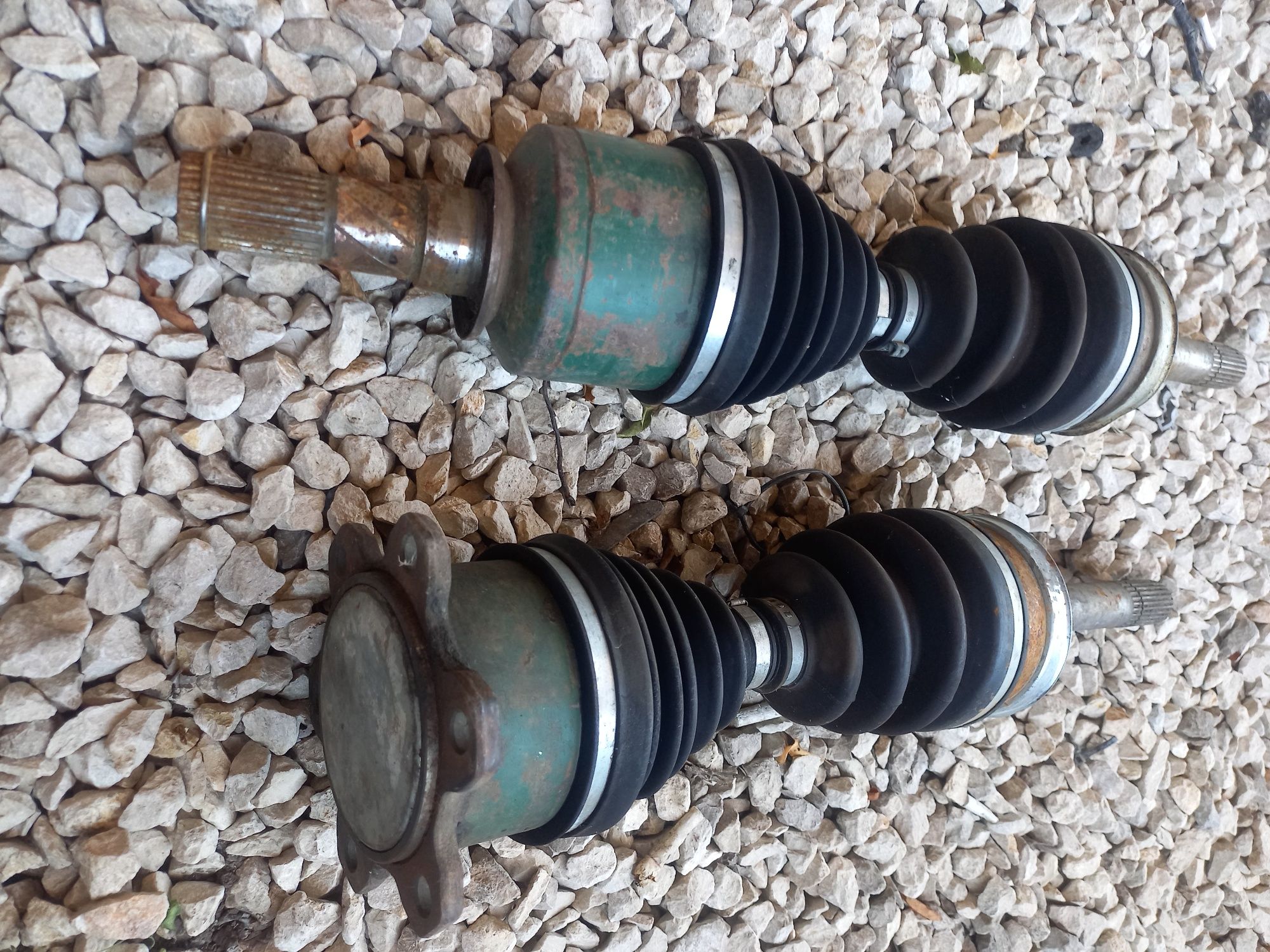 Полуоски Daihatsu Rocky 2.8d