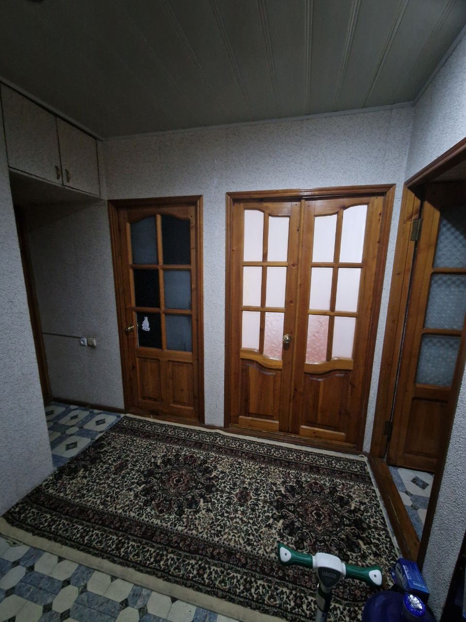 Продается 2 комнат, кирпич 77 серия