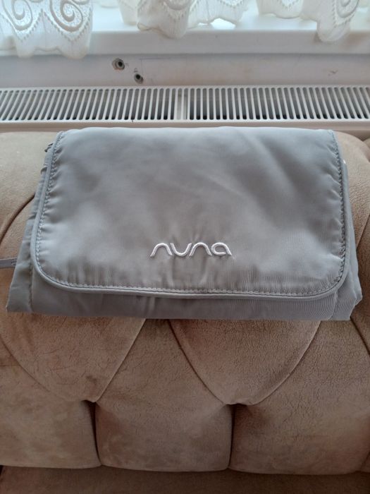 Слинг,кенгуро,подложка-несесер ,колани за прохождане, зимни шапки